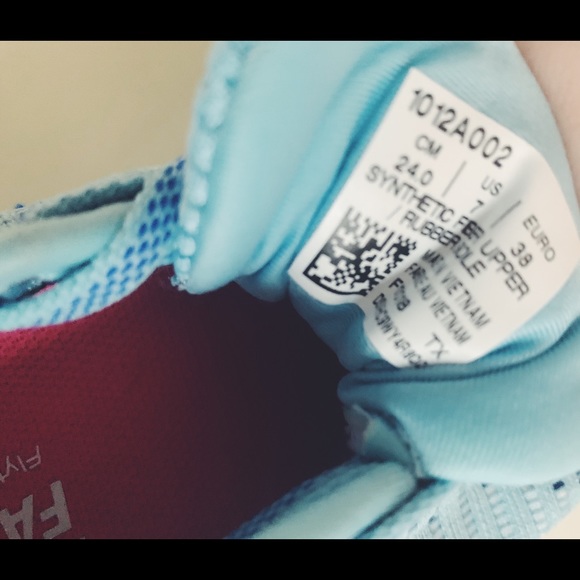 Women’s Flyte Foam Running Sneakers! - Picture 3 of 3